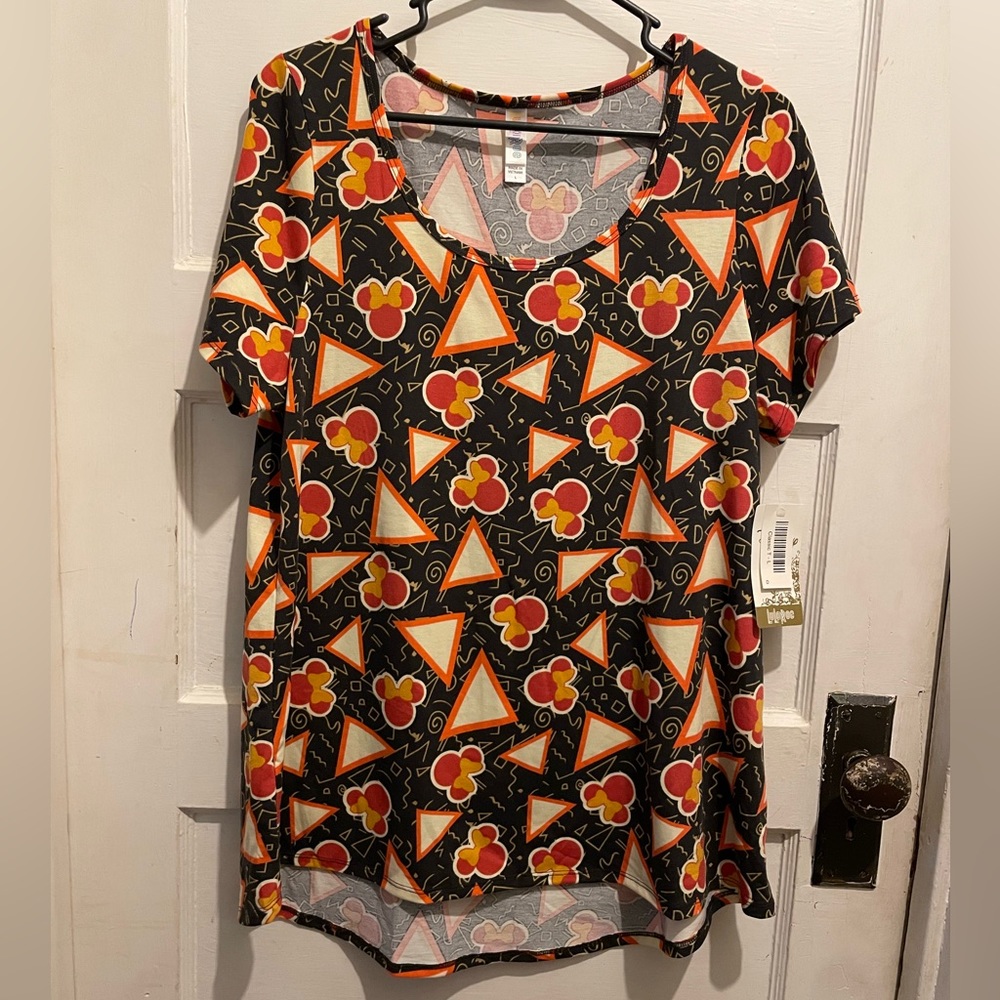 NWT! Lularoe classic T